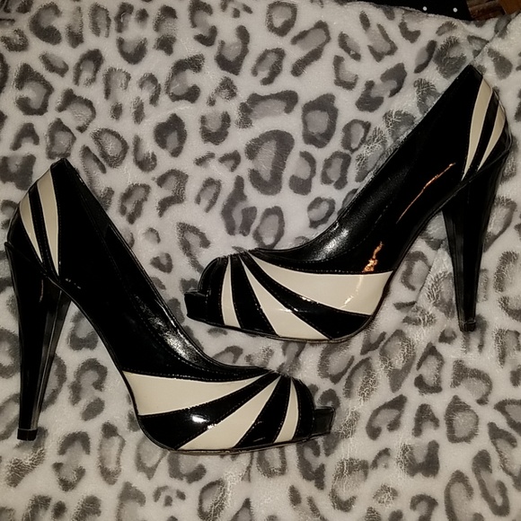 Shoes - Picture 1 of 2
